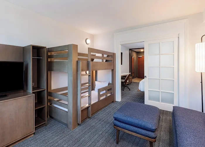 Kid friendly hotel Courtyard By Marriott Anaheim Resort/Convention Center