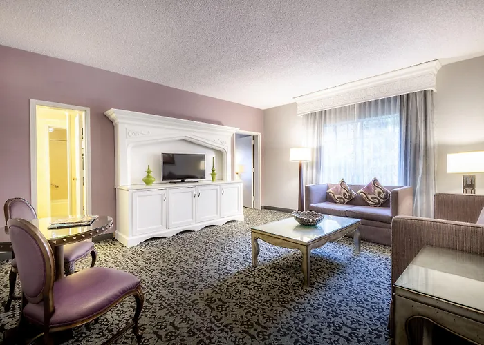 Anaheim Majestic Garden Hotel
